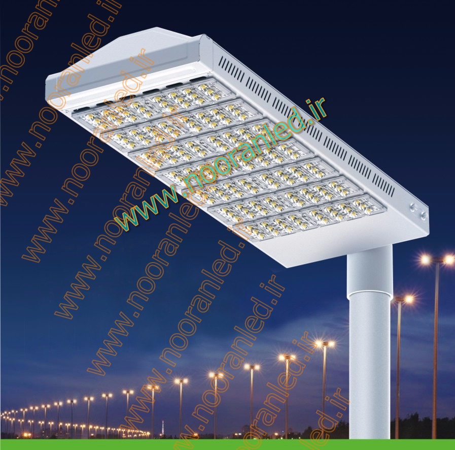 خرید چراغ سولار در کرج در سفارشات عمده نیز می تواند در کاهش قیمت نهایی موثر باشد و بیشتر توزیع کنندگان عمده چراغ خورشیدی مسافرتی و چراغ سولار قابل حمل، تمایل دارند تا خرید چراغ خورشیدی در کرج را بصورت عمده انجام دهند.