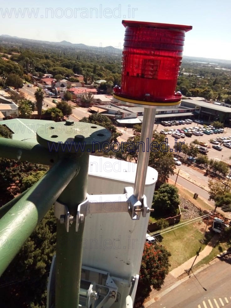 چراغ دکل سولار