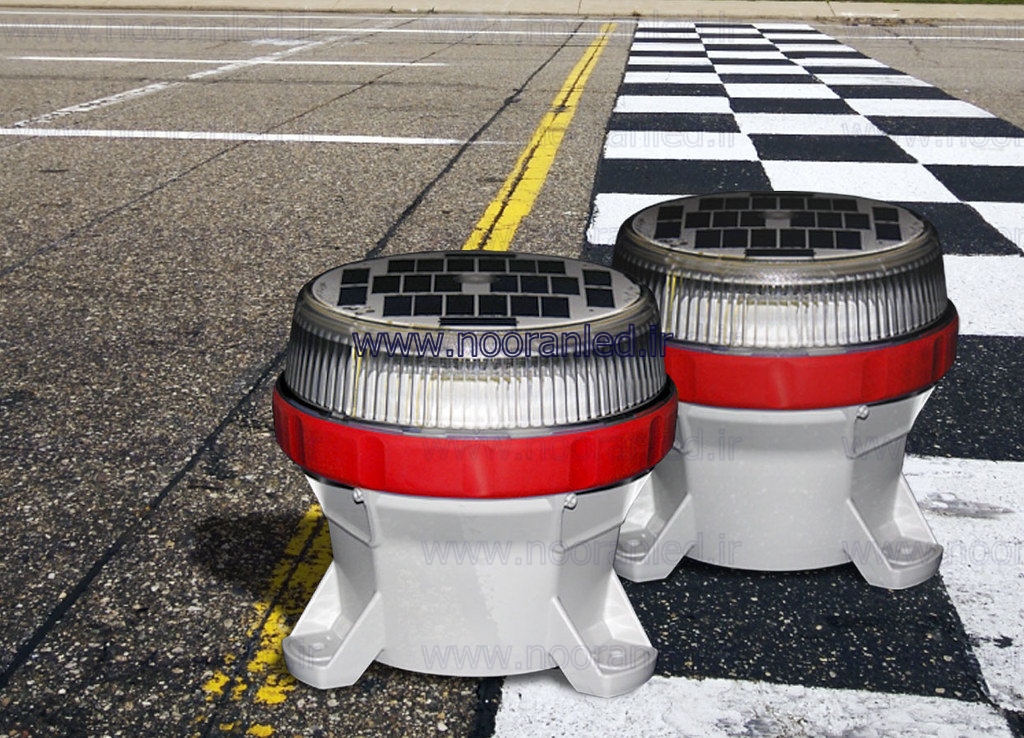 چراغ سر دکل خورشیدی