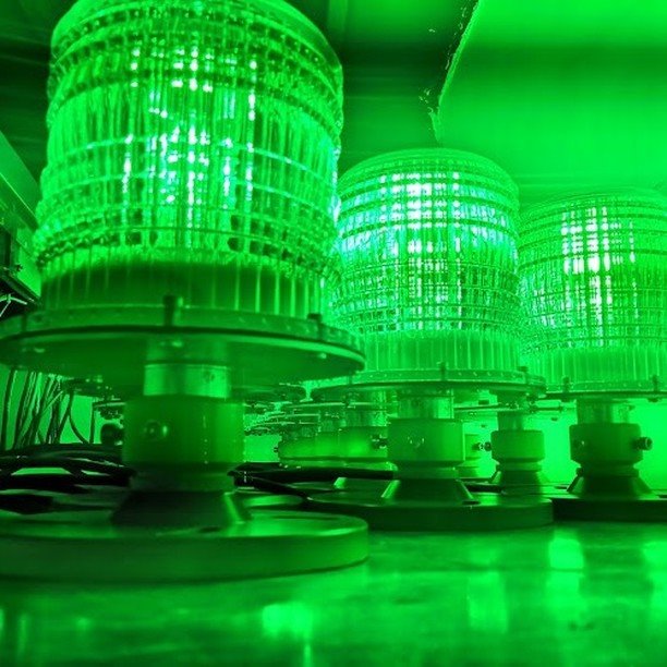 چراغ دکل خورشیدی